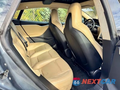 Zdjęcie 6 z 14 samochodu: 2014 TESLA MODEL S VIN:5YJSA1H17EFP29887 - miniatura
