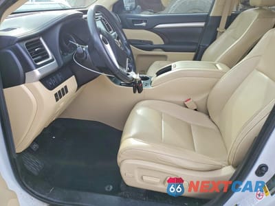 Zdjęcie 7 z 13 samochodu: 2019 TOYOTA HIGHLANDER SE VIN:5TDJZRFH3KS582736 - miniatura