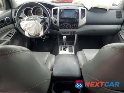 Zdjęcie 8 z 13 samochodu: 2014 TOYOTA TACOMA V6 VIN:5TFLU4EN7EX085270 - miniatura