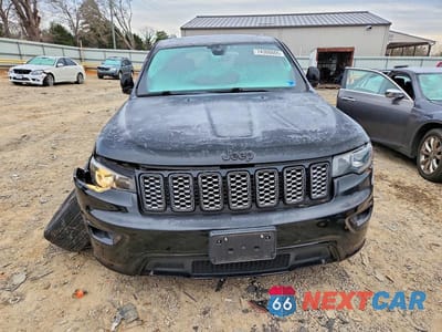 Piąte zdjęcie samochodu w środku: 2018 JEEP GRAND CHEROKEE LAREDO VIN:1C4RJFAG7JC203924 - miniatura