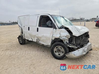 Czwarte zdjęcie samochodu z boku: 2014 CHEVROLET EXPRESS G2500 UTILITY / SERVICE VAN VIN:1GCWGFCA8E1914088 - miniatura