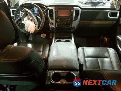 Zdjęcie 8 z 11 samochodu: 2018 NISSAN TITAN XD SL VIN:1N6BA1F43JN548081 - miniatura