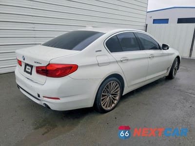 Trzecie zdjęcie samochodu z tyłu: 2018 BMW 530E VIN:WBAJA9C50JB033256 - miniatura