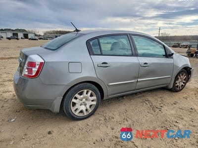 Trzecie zdjęcie samochodu z tyłu: 2010 NISSAN SENTRA 2.0 VIN:3N1AB6APXAL682986 - miniatura