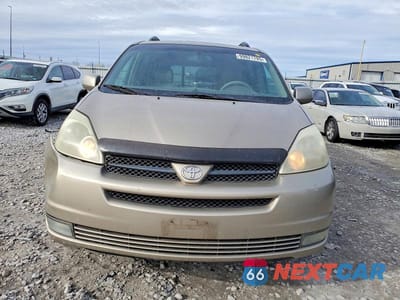 Piąte zdjęcie samochodu w środku: 2005 TOYOTA SIENNA XLE 7 PASSENGER VIN:5TDBA22C35S032020 - miniatura