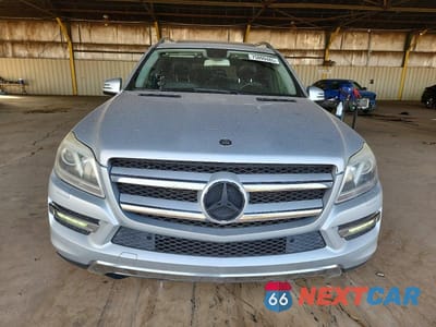 Piąte zdjęcie samochodu w środku: 2015 MERCEDES-BENZ GL 450 4MATIC VIN:4JGDF6EE2FA457947 - miniatura