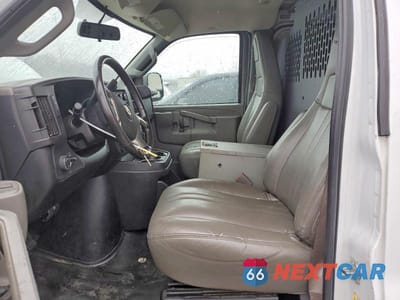Zdjęcie 7 z 12 samochodu: 2019 CHEVROLET EXPRESS 2500 UTILITY / SERVICE VAN VIN:1GCWGAFG0K1303423 - miniatura