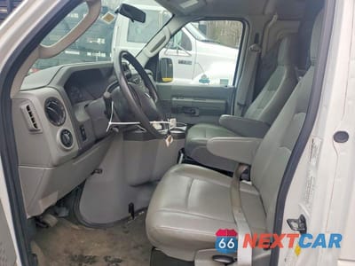 Zdjęcie 7 z 13 samochodu: 2013 FORD E150 UTILITY / SERVICE VAN VIN:1FTNE1EW6DDA13957 - miniatura