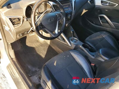 Zdjęcie 8 z 12 samochodu: 2016 HYUNDAI VELOSTER VIN:KMHTC6AD8GU268673 - miniatura