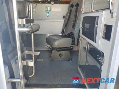 Zdjęcie 11 z 13 samochodu: 2022 FORD E450 AMBULANCE VIN:1FDXE4FN4NDC27259 - miniatura