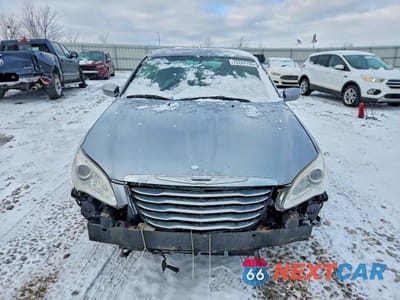 Piąte zdjęcie samochodu w środku: 2014 CHRYSLER 200 LX VIN:1C3CCBAB2EN208329 - miniatura