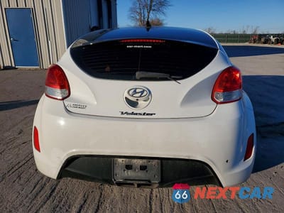 Zdjęcie 6 z 12 samochodu: 2016 HYUNDAI VELOSTER VIN:KMHTC6AD8GU268673 - miniatura