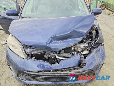 Zdjęcie 12 z 13 samochodu: 2018 TOYOTA SIENNA LE VIN:5TDKZ3DC0JS945758 - miniatura