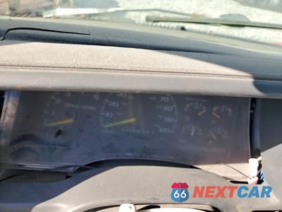 Zdjęcie 8 z 10 samochodu: 1999 GMC SIERRA C3500 HEAVY DUTY VIN:1GDKC34F5XF050881 - miniatura