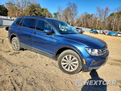 Czwarte zdjęcie samochodu z boku: 2019 VOLKSWAGEN TIGUAN S VIN:3VV1B7AX6KM057310 - miniatura