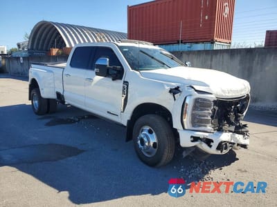 Czwarte zdjęcie samochodu z boku: 2024 FORD F350 SUPER DUTY VIN:1FT8W3DT4REE06144 - miniatura