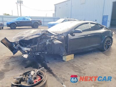 2023 TESLA MODEL S 5YJSA1E67PF512455 - główne zdjęcie licytacji z USA - miniatura