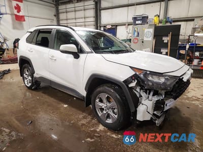 Czwarte zdjęcie samochodu z boku: 2025 TOYOTA RAV4 LE VIN:2T3BWRFV5SW270581 - miniatura