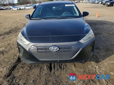 Piąte zdjęcie samochodu w środku: 2018 HYUNDAI IONIQ BLUE VIN:KMHC65LC1JU102816 - miniatura