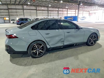 Trzecie zdjęcie samochodu z tyłu: 2024 BMW 530 I VIN:WBA43FJ0XRCS22483 - miniatura