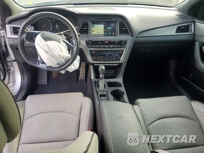 Zdjęcie 8 z 11 samochodu: 2017 HYUNDAI SONATA SPORT VIN:5NPE34AB1HH577512 - miniatura