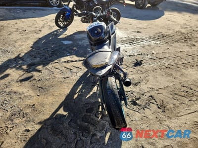 Czwarte zdjęcie samochodu z boku: 2024 YAMAHA YZFR3 A VIN:MH3RH18Y4RK017208 - miniatura