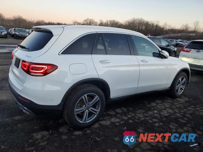 Trzecie zdjęcie samochodu z tyłu: 2021 MERCEDES-BENZ GLC 300 4MATIC VIN:W1N0G8EB0MF909775 - miniatura