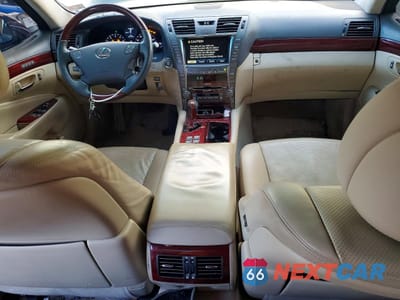 Zdjęcie 8 z 12 samochodu: 2007 LEXUS LS VIN:JTHGL46F975001006 - miniatura