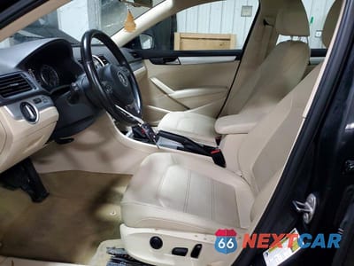 Zdjęcie 7 z 12 samochodu: 2012 VOLKSWAGEN PASSAT SE VIN:1VWBN7A31CC110549 - miniatura