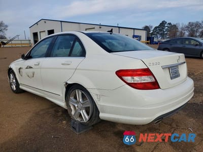 Drugie zdjęcie samochodu z przodu: 2010 MERCEDES-BENZ C 300 VIN:WDDGF5EB1AF372911 - miniatura