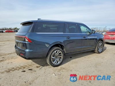 Trzecie zdjęcie samochodu z tyłu: 2025 LINCOLN NAVIGATOR L RESERVE VIN:5LMJJ3LG9SEL15390 - miniatura