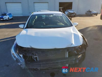 Piąte zdjęcie samochodu w środku: 2018 KIA FORTE LX VIN:3KPFK4A7XJE235800 - miniatura