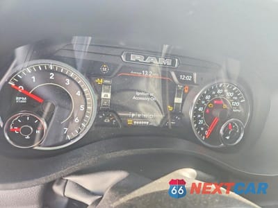 Zdjęcie 9 z 12 samochodu: 2023 RAM 1500 LARAMIE VIN:1C6SRFJT8PN562162 - miniatura