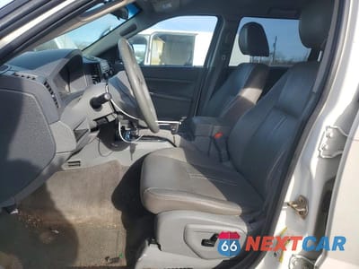 Zdjęcie 7 z 13 samochodu: 2007 JEEP GRAND CHEROKEE LAREDO VIN:1J8GR48K37C520986 - miniatura