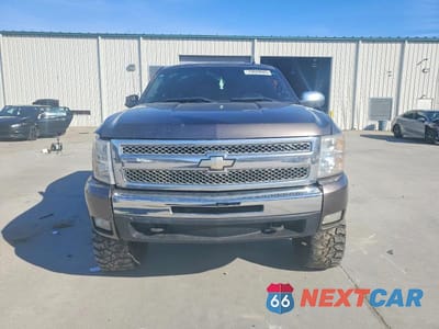 Piąte zdjęcie samochodu w środku: 2008 CHEVROLET SILVERADO K1500 VIN:1GCEK19038Z301037 - miniatura