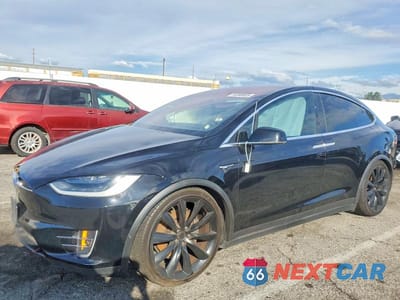 2018 TESLA MODEL X 5YJXCBE24JF115117 - główne zdjęcie licytacji z USA - miniatura