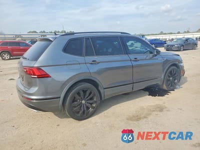 Trzecie zdjęcie samochodu z tyłu: 2021 VOLKSWAGEN TIGUAN SE VIN:3VV3B7AX2MM086041 - miniatura