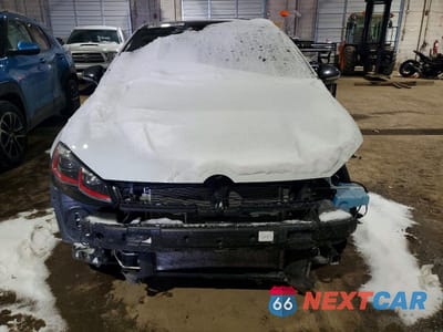 Piąte zdjęcie samochodu w środku: 2021 VOLKSWAGEN GTI S VIN:3VW6T7AU1MM011245 - miniatura