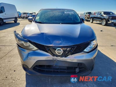 Piąte zdjęcie samochodu w środku: 2019 NISSAN ROGUE SPORT S VIN:JN1BJ1CP9KW526960 - miniatura
