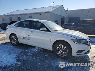 Czwarte zdjęcie samochodu z boku: 2021 VOLKSWAGEN JETTA S VIN:3VWC57BU0MM084036 - miniatura