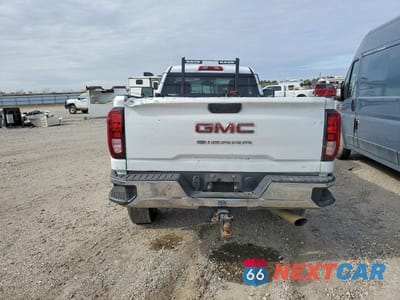 Zdjęcie 6 z 13 samochodu: 2022 GMC SIERRA K2500 HEAVY DUTY VIN:1GT39LE72NF275755 - miniatura