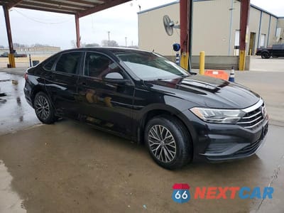 Czwarte zdjęcie samochodu z boku: 2021 VOLKSWAGEN JETTA S VIN:3VWC57BU3MM092633 - miniatura