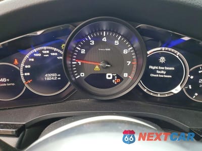 Zdjęcie 9 z 14 samochodu: 2019 PORSCHE CAYENNE VIN:WP1AA2AY7KDA01142 - miniatura