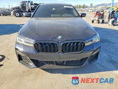 Piąte zdjęcie samochodu w środku: 2021 BMW M550XI VIN:WBA13BK00MCF75241 - miniatura
