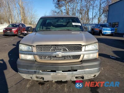 Piąte zdjęcie samochodu w środku: 2004 CHEVROLET SILVERADO C2500 HEAVY DUTY VIN:1GCHC29G94E131734 - miniatura