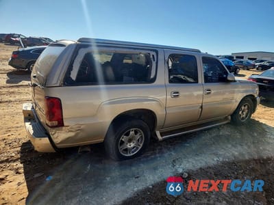 Trzecie zdjęcie samochodu z tyłu: 2004 CADILLAC ESCALADE ESV VIN:3GYFK66N34G198336 - miniatura