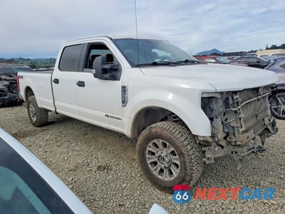 Czwarte zdjęcie samochodu z boku: 2021 FORD F250 SUPER DUTY VIN:1FT7W2BT1MED72679 - miniatura