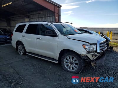 Czwarte zdjęcie samochodu z boku: 2011 TOYOTA SEQUOIA PLATINUM VIN:5TDDW5G17BS041415 - miniatura