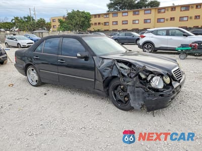 Czwarte zdjęcie samochodu z boku: 2001 MERCEDES-BENZ E 320 VIN:WDBJF65J01B217365 - miniatura