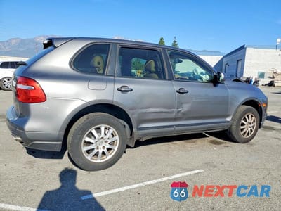 Trzecie zdjęcie samochodu z tyłu: 2010 PORSCHE CAYENNE VIN:WP1AA2AP3ALA05863 - miniatura